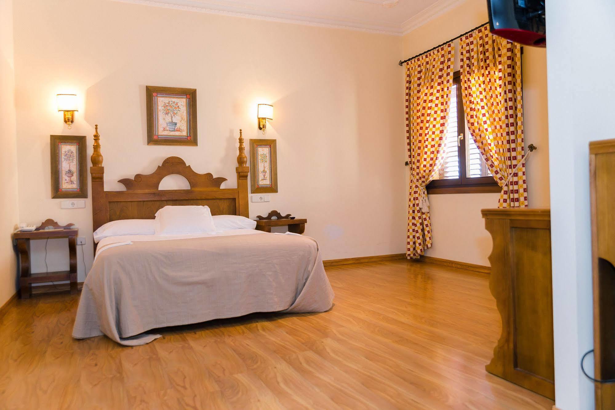 Complejo Hostelero Paladium Villamartín Екстериор снимка