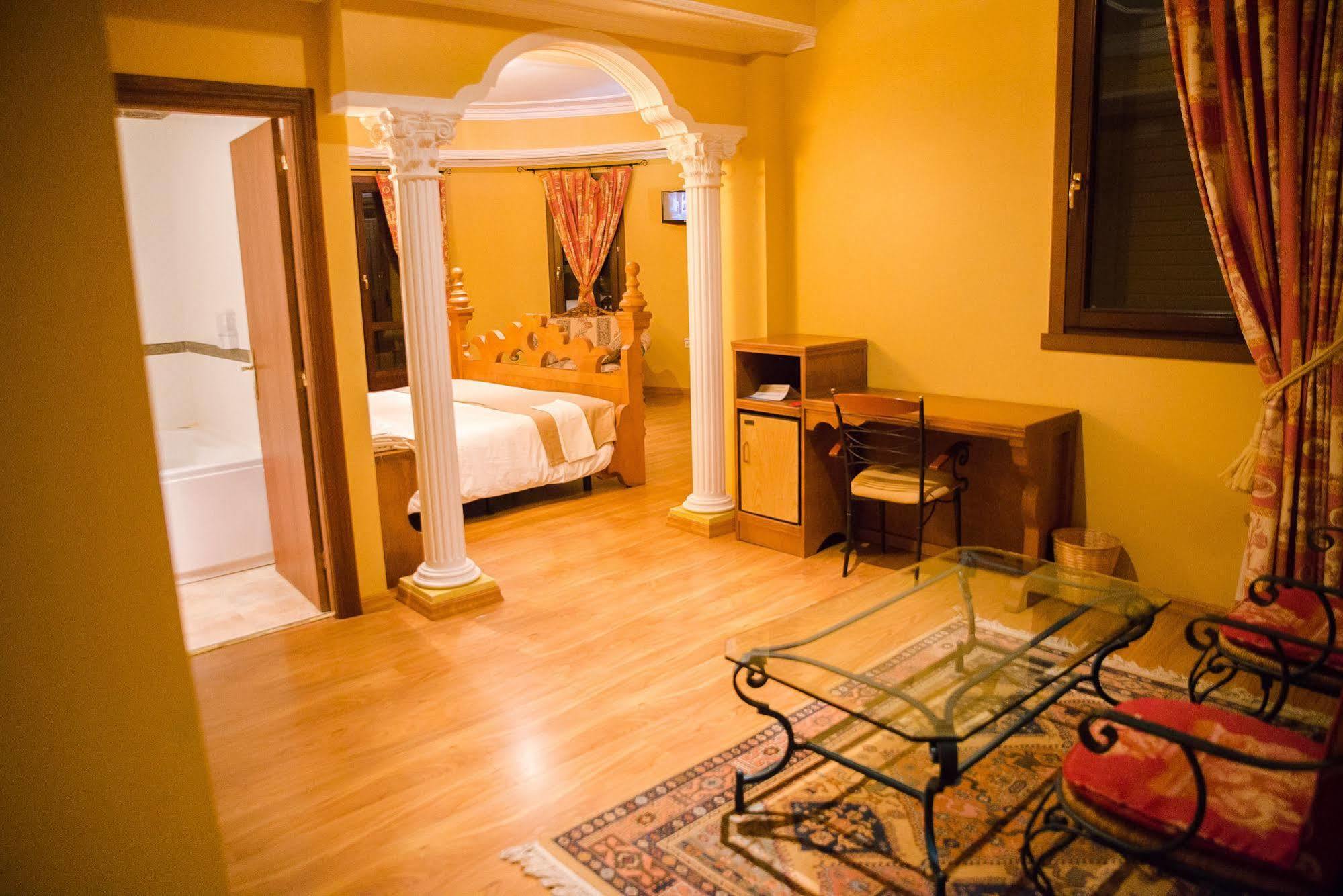Complejo Hostelero Paladium Villamartín Екстериор снимка