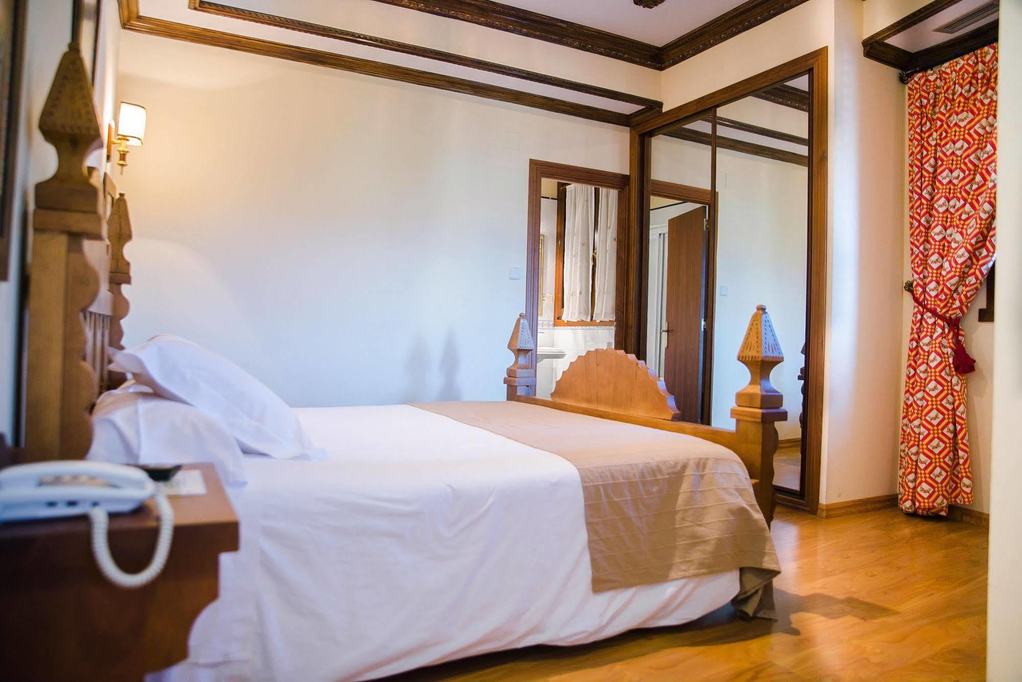 Complejo Hostelero Paladium Villamartín Екстериор снимка